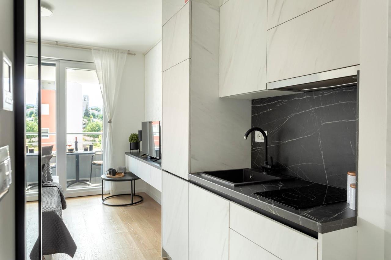 Elena Ekolu Apartment Split